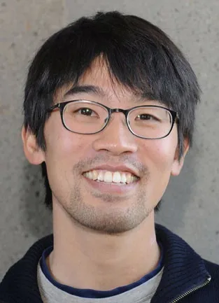 BACK TO UC DAVIS--After receiving his doctorate in population biology at UC Davis in 2006 and then serving as a UC President's Postdoctoral Fellow in the Department of Ecology, Evolution and Marine Biology at UC Santa Barbara, Louie Yang is back at UC Davis. He joined the Department of Entomology faculty on Jan. 2. (Photo by Kathy Keatley Garvey)