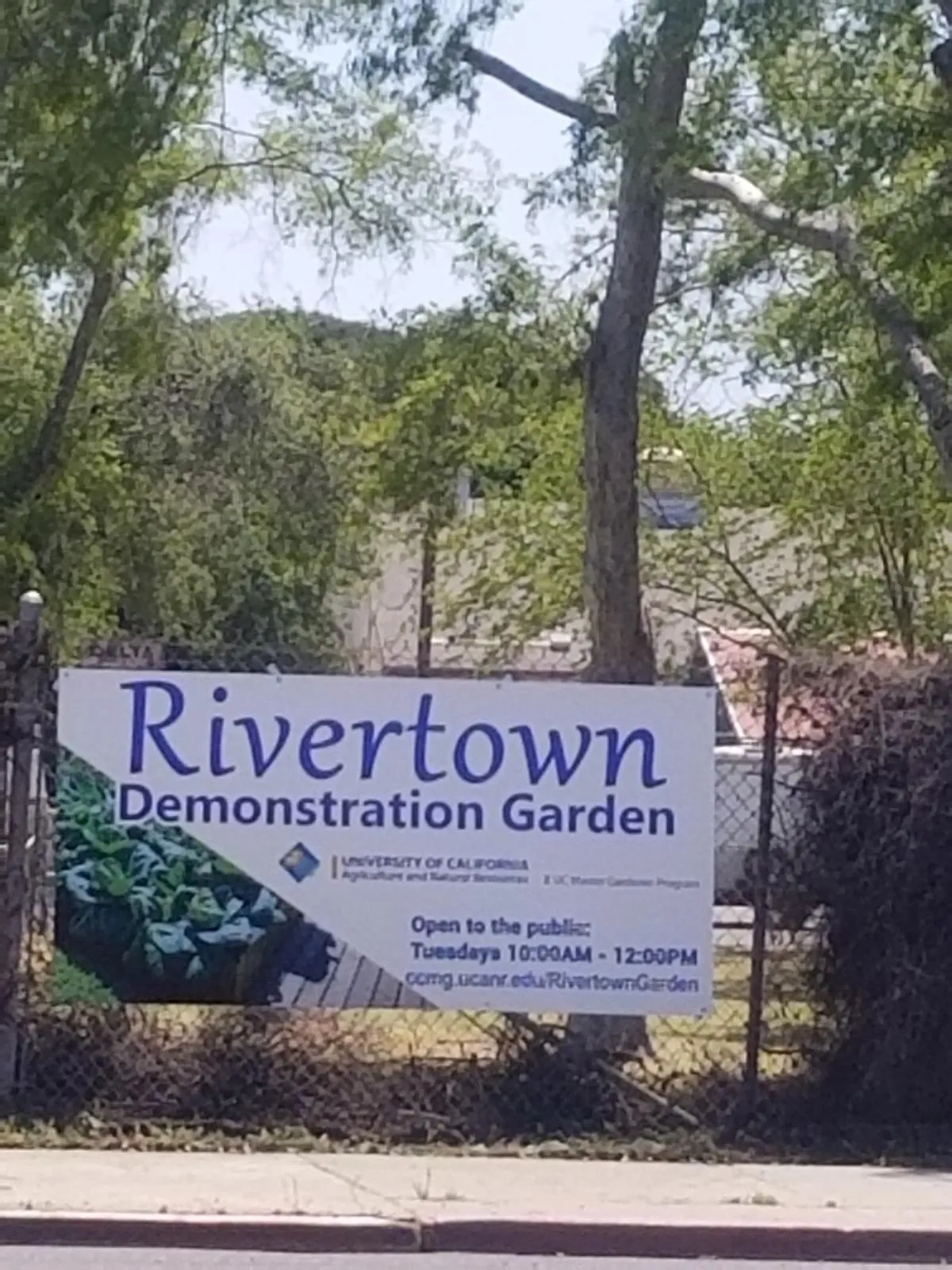 09_09_2022RivertownGardenSignBramblet 2022