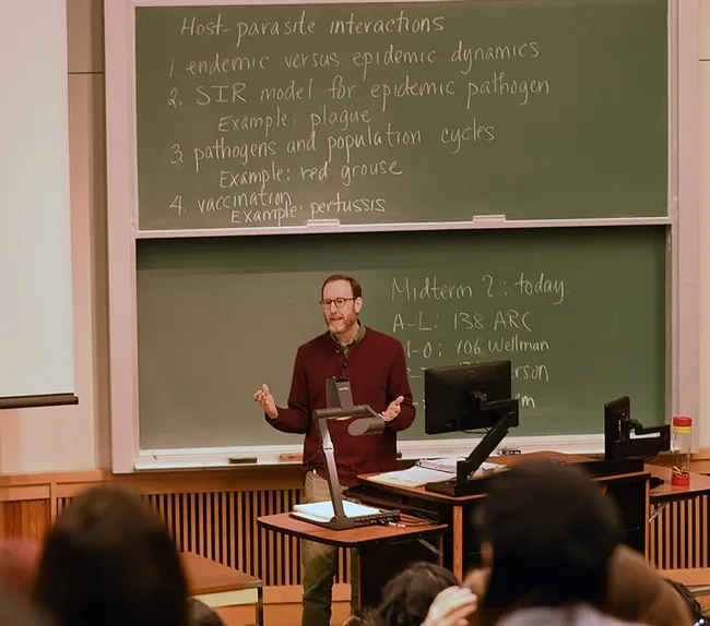 UC Davis Distinguished Professor Jay Rosenheim holds the interest of his students. (Photo taken in 2018 by Kathy Keatley Garvey)