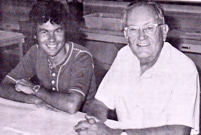 Rob Page, as a doctoral student at UC Davis, with his doctoral research mentor, Harry H. Laidlaw Jr. Page received his doctorate in 1980. (Photo by Ron Stecker)