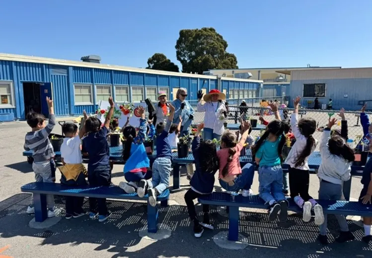 Jardineros_Lorraine Rose–Lerman, Robyn Barker, May Coleman participate in the Montalvin Elementary Kindergarten spring planting class_ Photo Courtesy Anna Mercedes