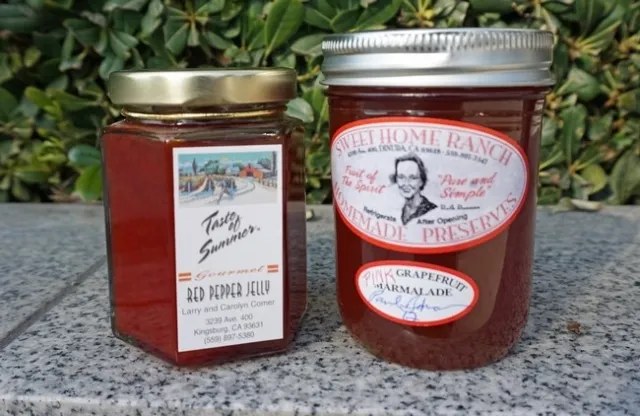 El granjero Paul Buxman dijo que la mermelada de Sweet Home Ranch (derecha) es adictiva y 'casi ilegal'.