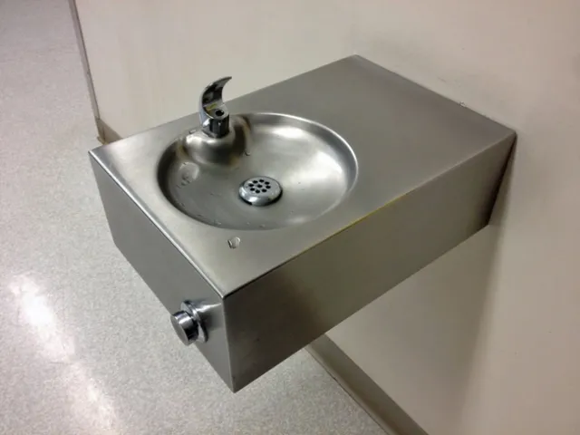 California law requires schools to test water for lead. (Photo: pxhere.com)