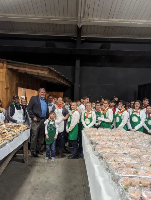 4-H Members ready to serve