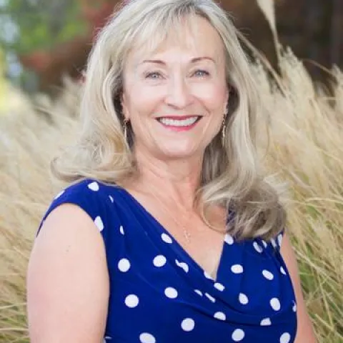 Stephanie Rae Larson