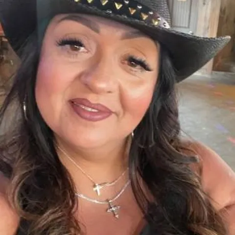 Yolanda Cruz