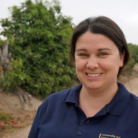 UC Cooperative Extension human-wildlife interaction advisor Niamh Quinn is conducting research to help Southern California communities manage the growing coyote population.