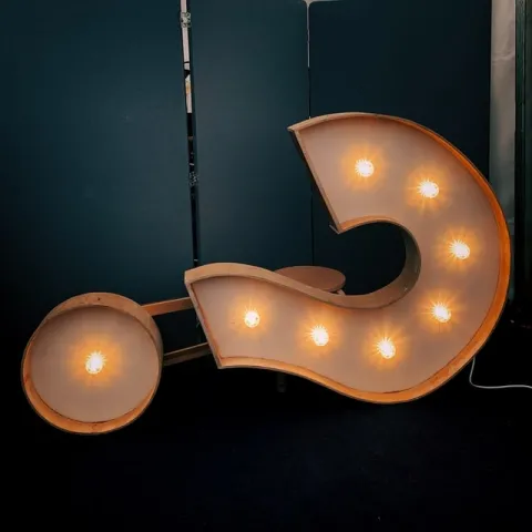 Question March with light bulbs