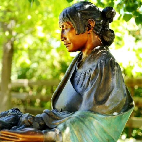 statue-7499619 1280 pixbay