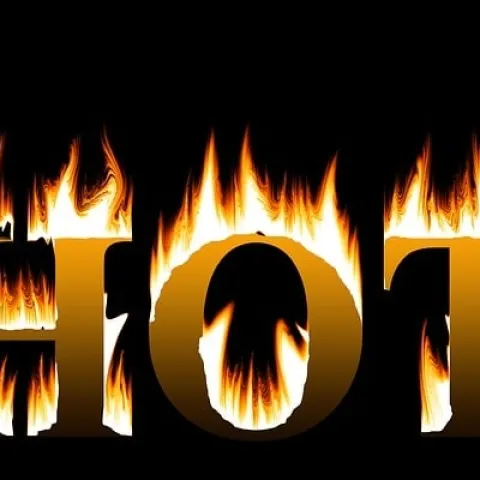 hot-909169 640