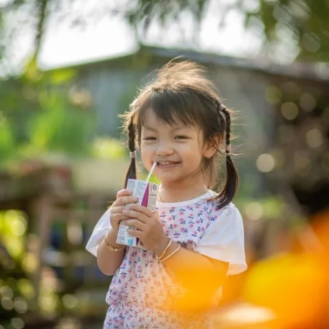 During the hot months, enjoy the garden in the morning with a cold drink. (Photo: Pixabay)