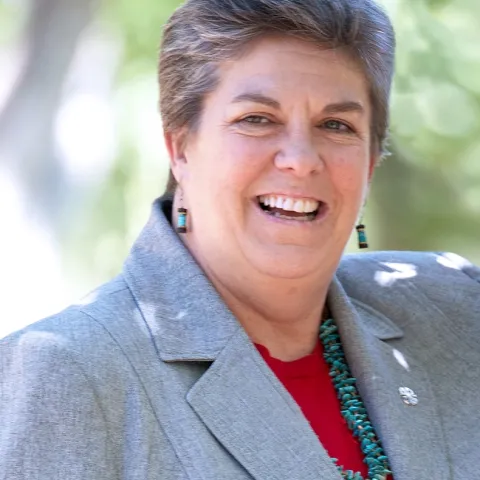 Glenda Humiston headshot