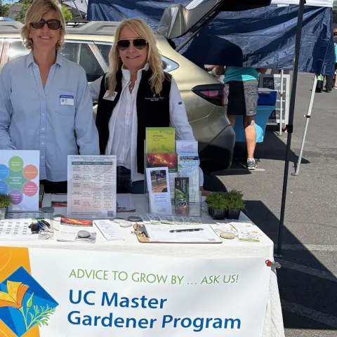 Find Sonoma County Master Gardeners at Farmers Markets