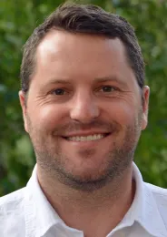 Grantham_headshot