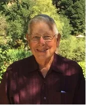 Earl Holtz
