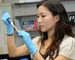 Joanna Chiu in her lab. (Photo by Kathy Keatley Garvey)