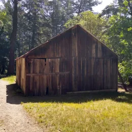 BARNS