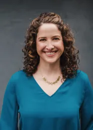 Erin headshot