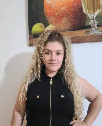 Yessi headshot