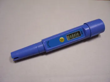 Probe for measuring salt content through conductivity ©GNY Free Documentation -JCD