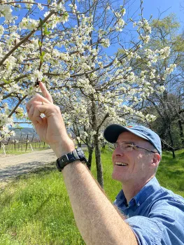 Professor Neal Williams spots a bumble bee.